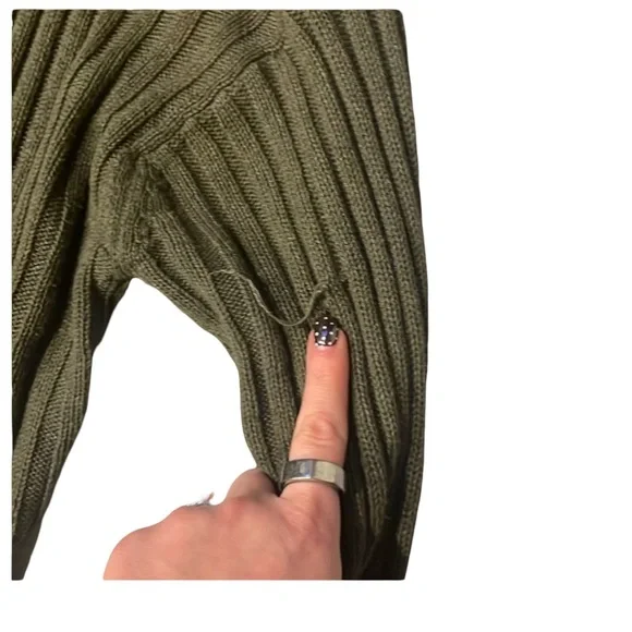 American Eagle Outfitters Dark Green Ribbed Turtleneck Sweater - Picture 3 of 5